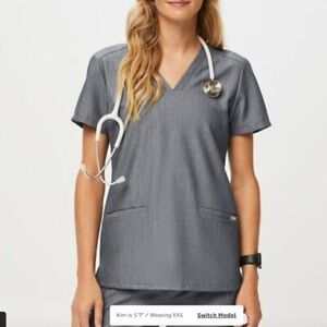 FIGS Technical Collection Scrub Top Gray V-Neck‎ Size M
